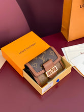 (Pre-Order) Louis Vuitton Daphne Monogram Compact Wallet (Replica)