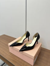 (Pre-Order) Christian Louboutin Patent Leather Pointed-Toe Pumps (Replica)