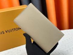 (Pre-Order) Louis Vuitton Capucines Wallet (Replica)