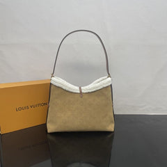 (Pre-Order) Louis Vuitton CarryAll PM – Shearling Trim Monogram (Replica)
