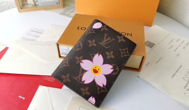 (Pre-Order) Louis Vuitton passport cover (Replica)