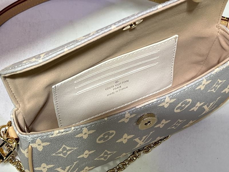 (Pre-Order) Louis Vuitton Wallet On Chain Ivy (Replica)