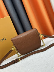 (Pre-Order) Louis Vuitton Mini Bumbag (Replica)