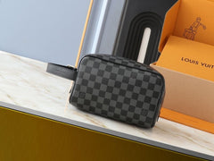 (Pre-Order) Louis Vuitton Dopp Kit Toilet Pouch (Replica)