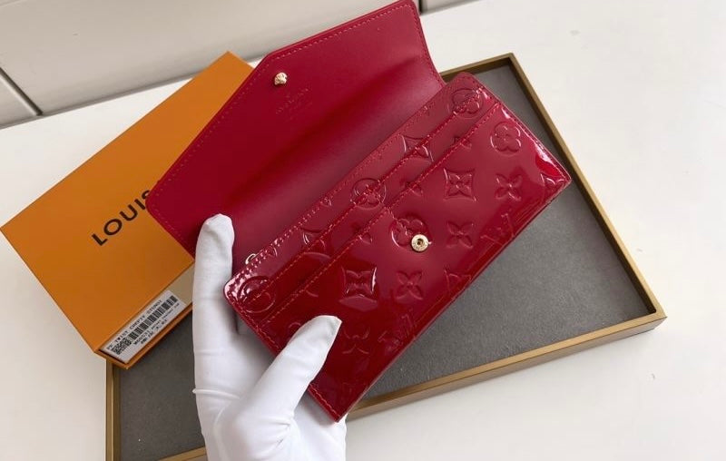 (Pre-Order) LOUIS VUITTON SARAH WALLET MONOGRAM VERNIS (Replica)