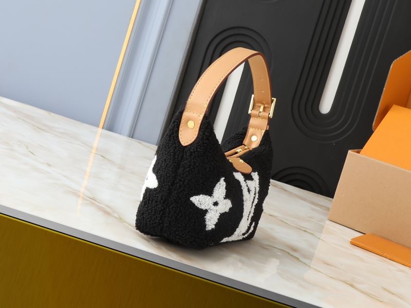 (Pre-Order) LOUIS VUITTON Hills Pochette Bag (Replica)