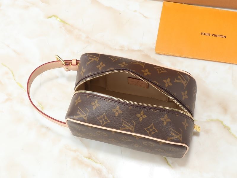 (Pre-Order) Louis Vuitton Dopp Kit Toilet Pouch (Replica)