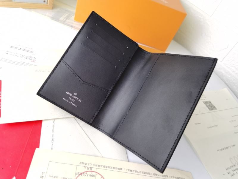 (Pre-Order) Louis Vuitton passport cover (Replica)