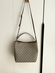 (Pre-Order) Gucci GG EMBLEM MEDIUM BUCKET BAG (Replica)