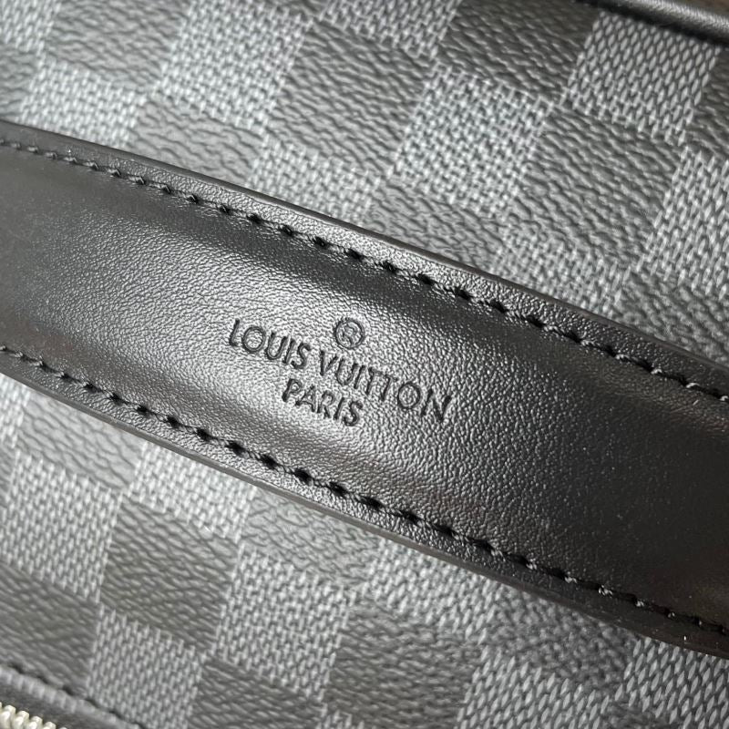 (Pre-Order) Louis Vuitton Toiletry Bag (Replica)