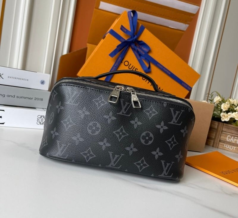 (Pre-Order) Louis Vuitton Toiletry Bag (Replica)