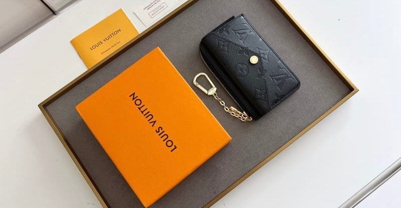 (Pre-Order) Louis Vuitton Card Case (Replica)