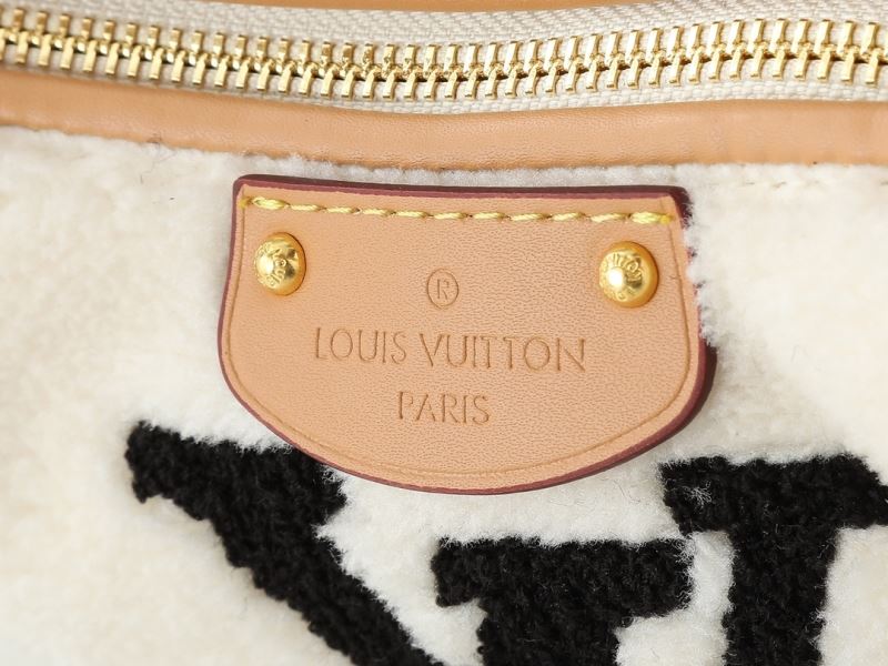 (Pre-Order) LOUIS VUITTON Hills Pochette Bag (Replica)