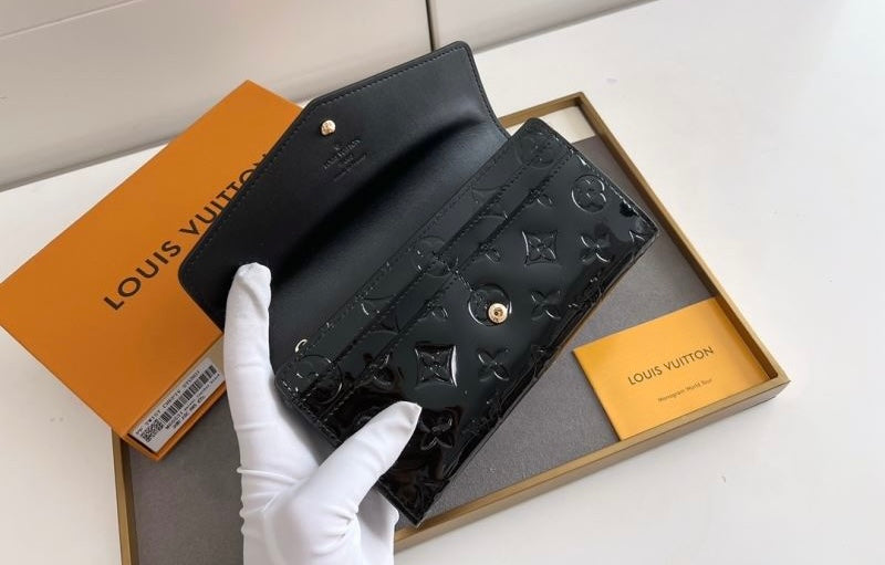 (Pre-Order) LOUIS VUITTON SARAH WALLET MONOGRAM VERNIS (Replica)