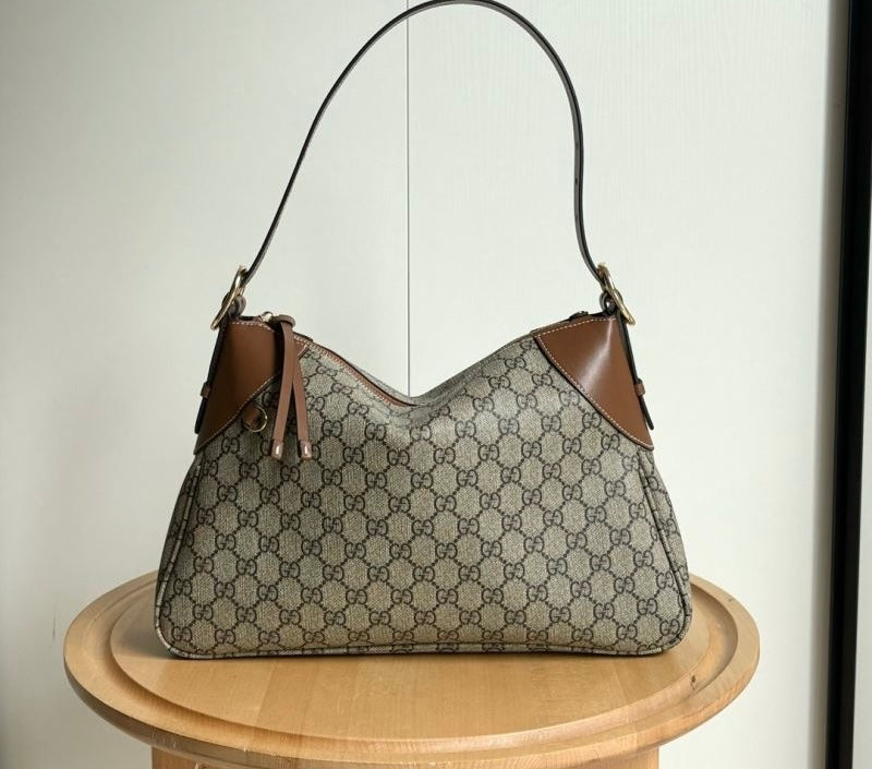 (Pre-Order) Gucci GG EMBLEM LARGE SHOULDER BAG (Replica)