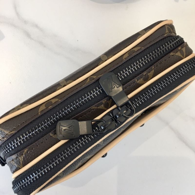 (Pre-Order) Louis Vuitton Alpha Wearable Wallet (Replica)