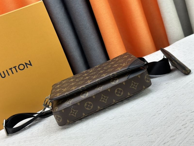 (Pre-Order) Louis Vuitton Pochette (Replica)