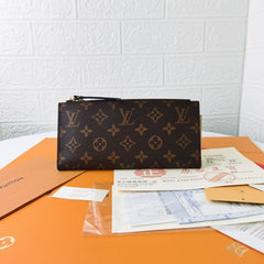 (Pre-Order) Louis Vuitton Wallet (Replica)