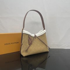 (Pre-Order) Louis Vuitton CarryAll PM – Shearling Trim Monogram (Replica)