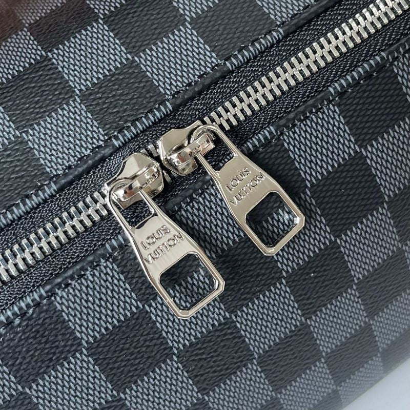 (Pre-Order) Louis Vuitton Toiletry Bag (Replica)