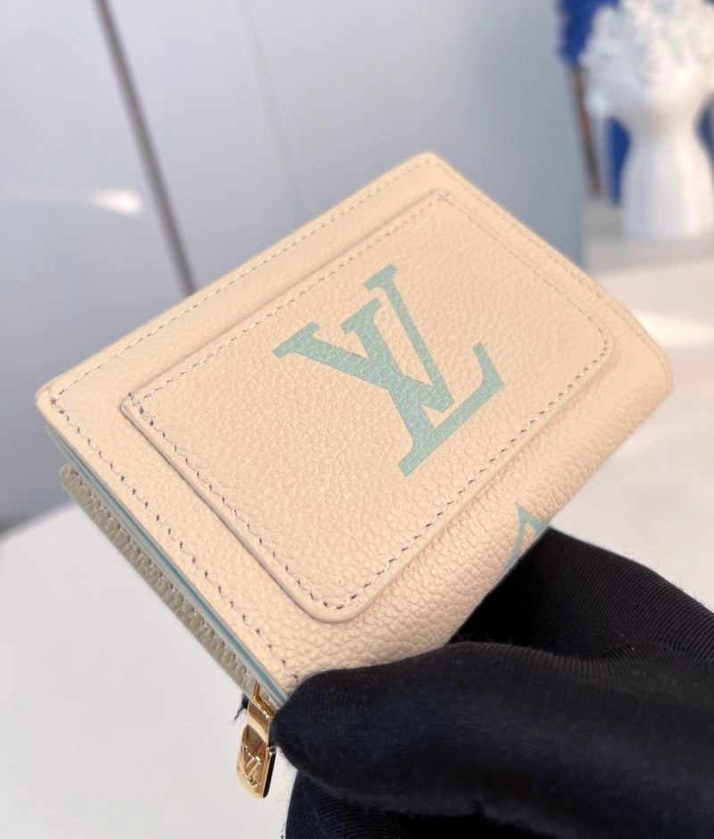 (Pre-Order) Louis Vuitton Wallet (Replica)