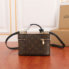 (Pre-Order) Louis Vuitton Vanity Chain Pouch (Replica)