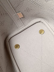 (Pre-Order) Louis Vuitton Blossom PM – Mahina Leather (Light Pink) (Replica)