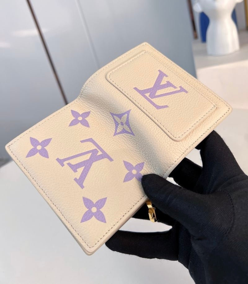 (Pre-Order) Louis Vuitton Wallet (Replica)